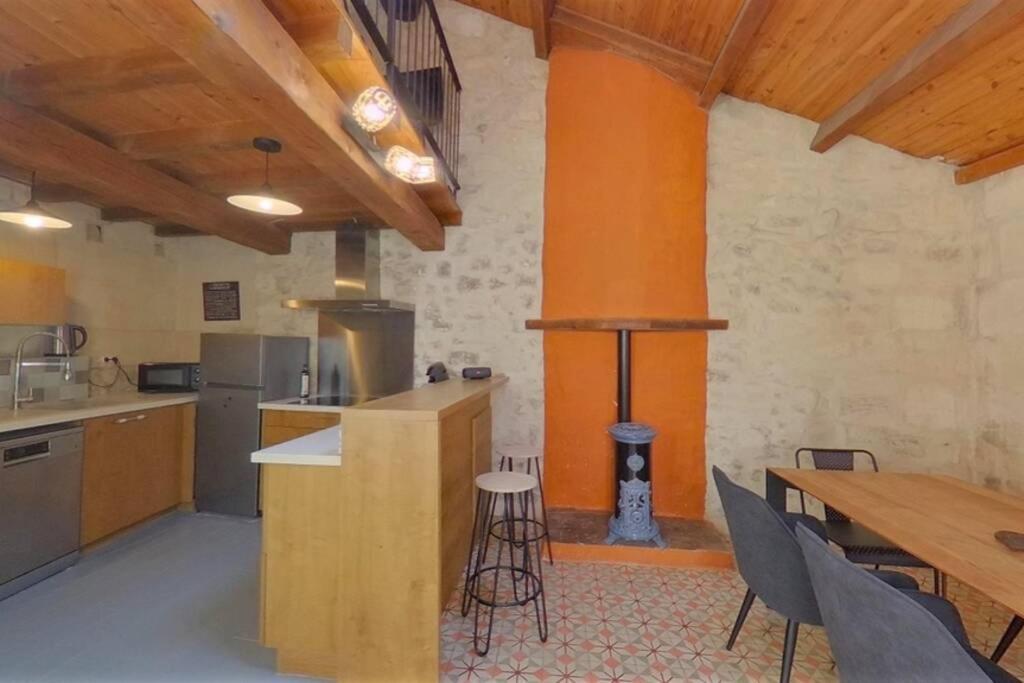 아흘르 Maison De Charme Dans Le Centre Historique , Wifi Clim 6 Pers Calme Et Confort 아파트 외부 사진